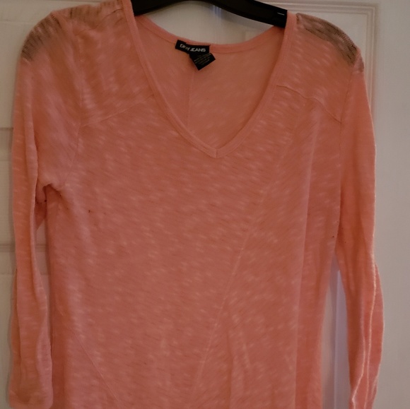 DKNY Jean's Pink v-neck shirt - Picture 2 of 3